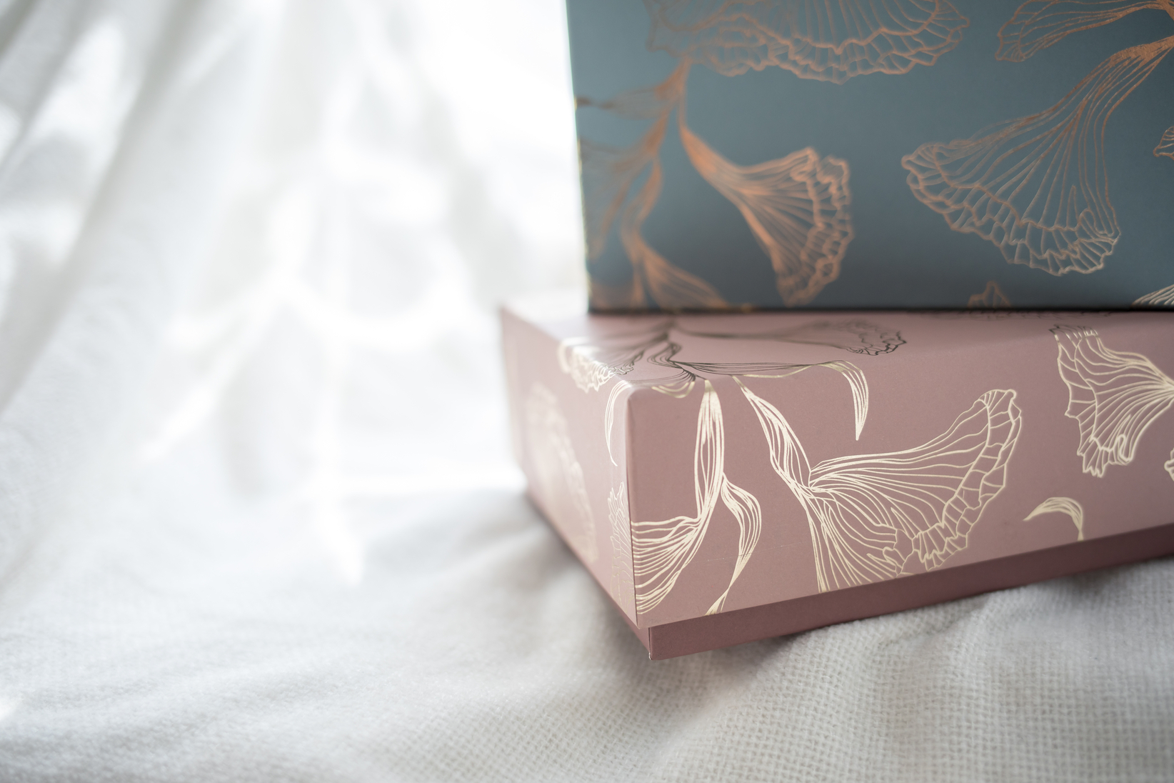 Impresión a la medida Antalis Iberia.jpg (Decorative present boxes on white background)